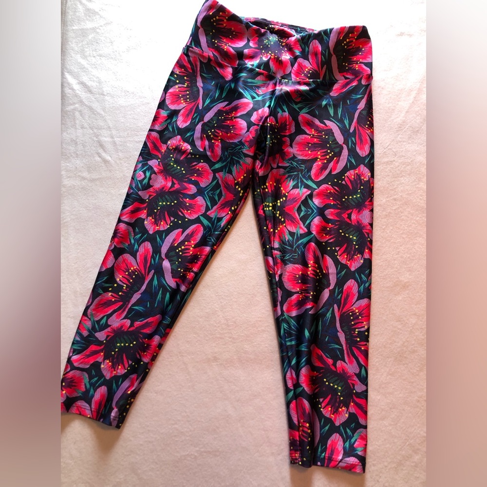 Goldsheep Flower Garden print, capri, high waisted leggings, L, great condition!